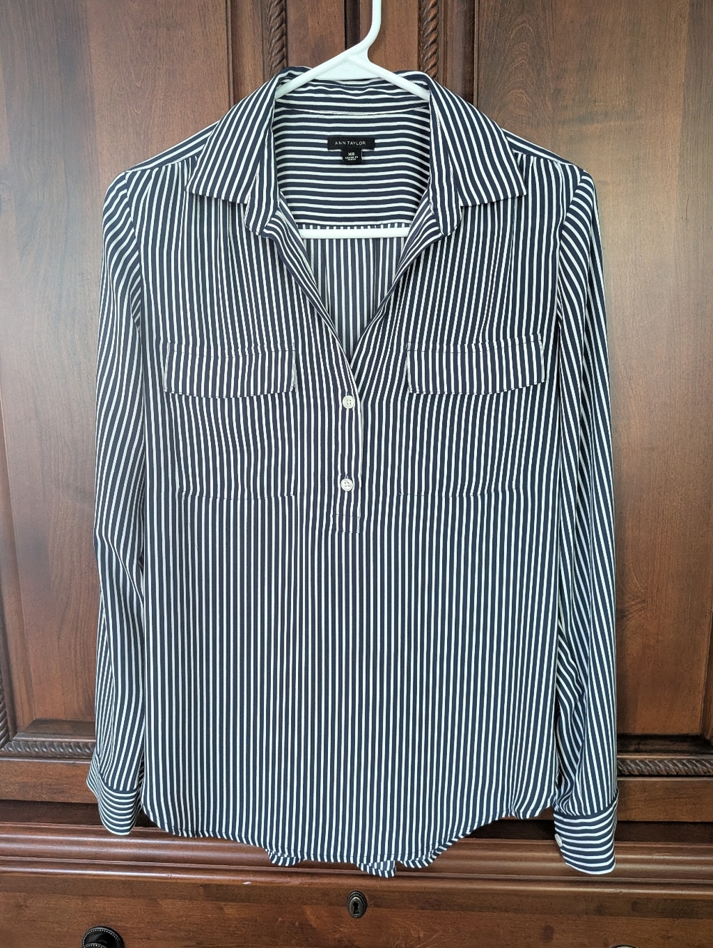 Ann Taylor Navy Striped Women's Blouse Sz XS - Picture 8 of 9